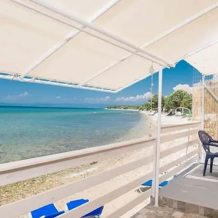 Semesterbostad Julie's Hermes House