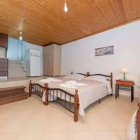 Julie's Hermes House Semesterbostad