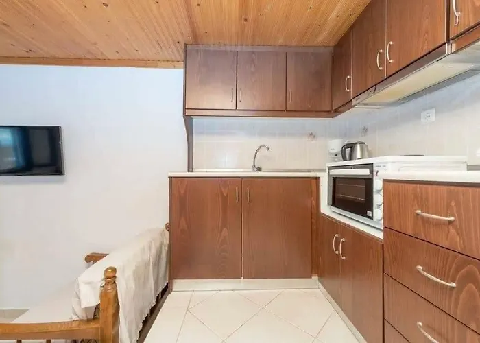 Julie's Hermes House